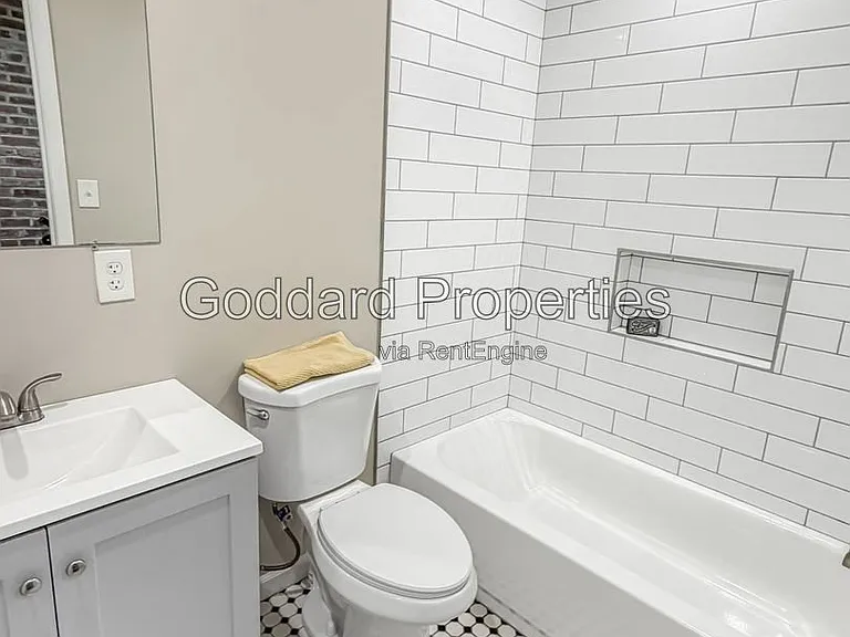 704 N Curley St — Photo 11