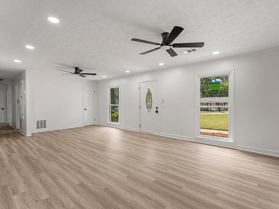 4th image of 622 Asa Dr