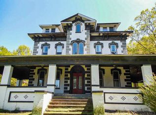 702 1st St, Leechburg, PA 15656