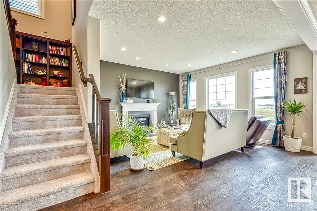 16343 18 Avenue Southwest - One Room in a shared house — Photo 4