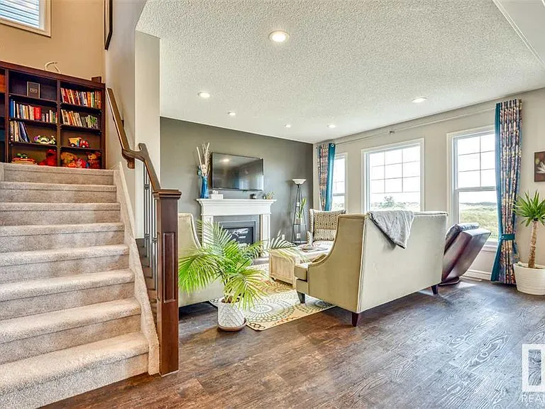 16343 18th Ave SW — Photo 4