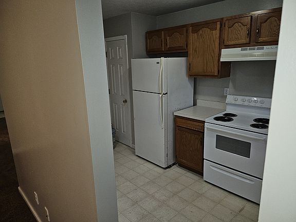 4th image of 1121 1st Ave S #D
