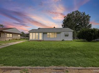1246 Lakeshore Dr, Belleville, IL 62220