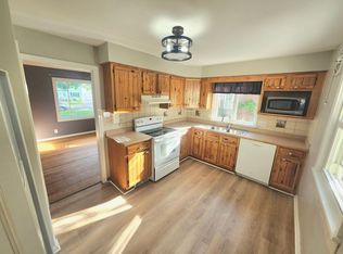 21 Glenmont Dr, Rochester, NY 14617