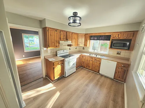 21 Glenmont Dr Photo 1