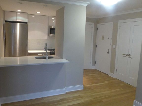 5th image of 40 Harrison St APT 15J