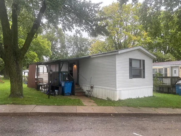 1114 Carondelet Rd, Dixon, IL 61021