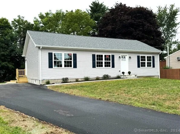 22 Oak Hill Road, Montville, CT 06370