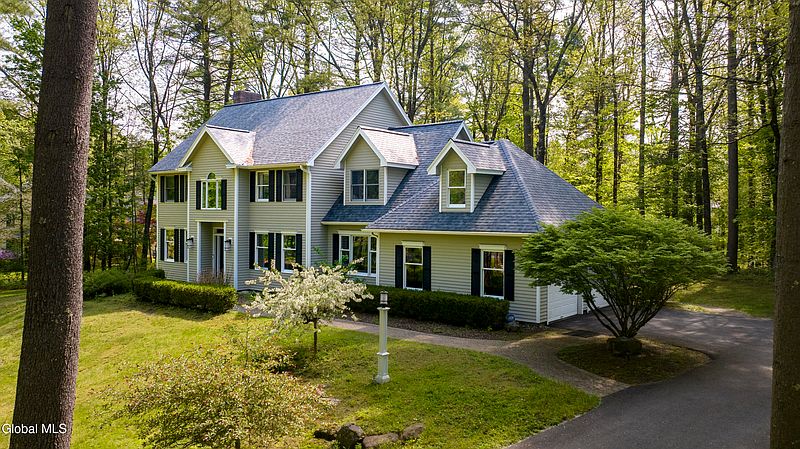 2nd image of 9 Rolling Brook Drive