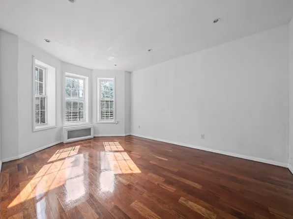 1323 Sutter Avenue image 18 of 50