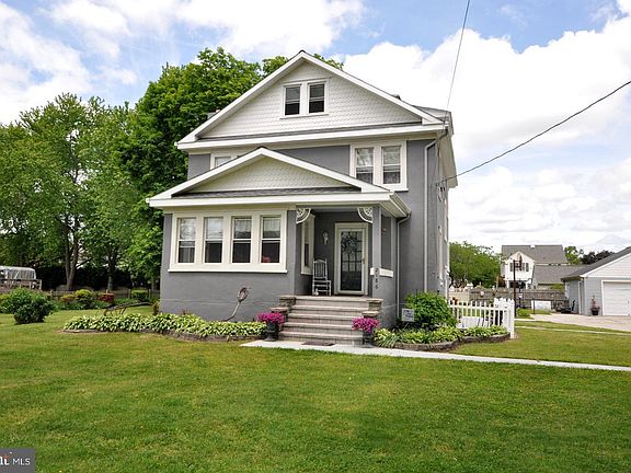 3rd image of 2186 E Chestnut Ave