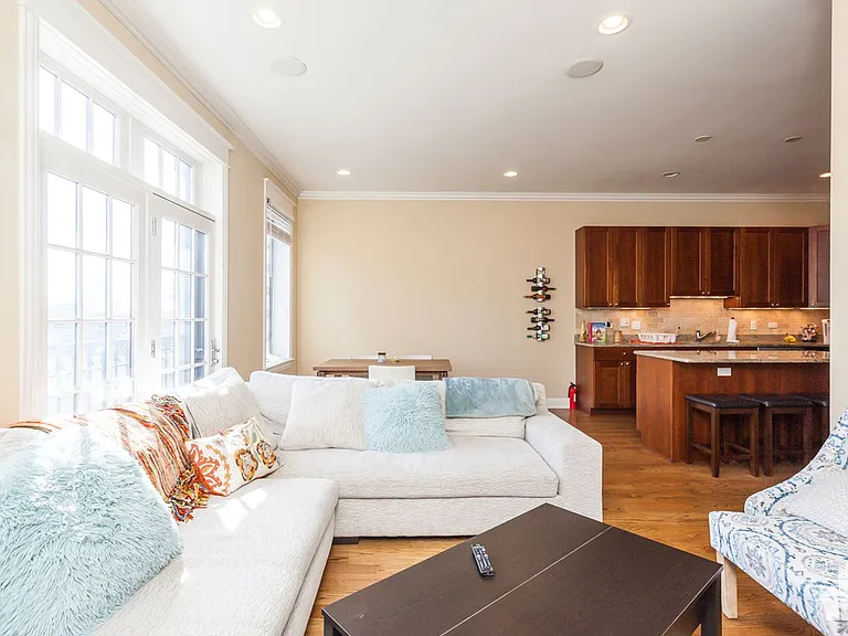 2732 N Lincoln Ave #1 — Photo 5
