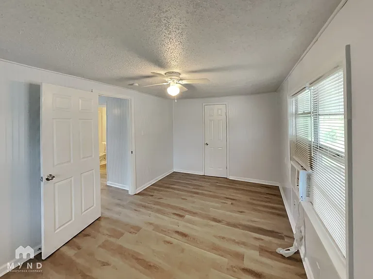 3645 Eastern St — Photo 9