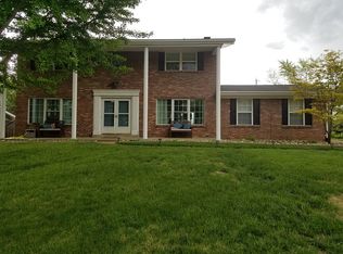 4656 Gatesbury Dr, Saint Louis, MO 63128
