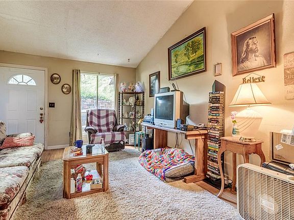 4th image of 2243 Donna Dr #2245-2247-2249