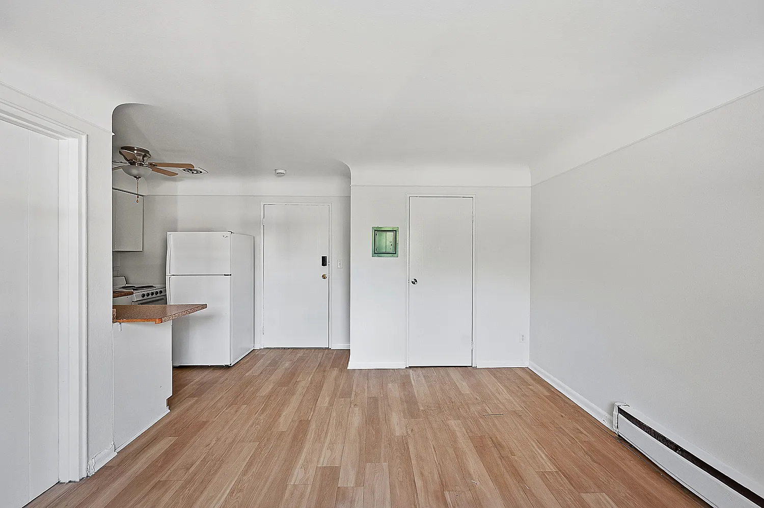 Studio, 400 sqft, $750 — Photo 3