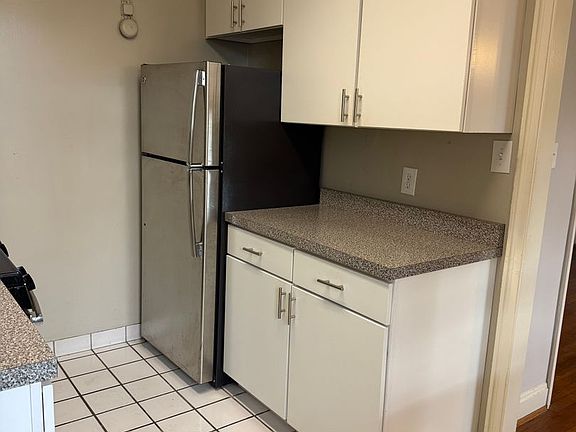 4th image of 2495 Madison Rd #29