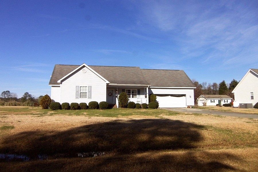 1st image of 217 Nottingham Dr