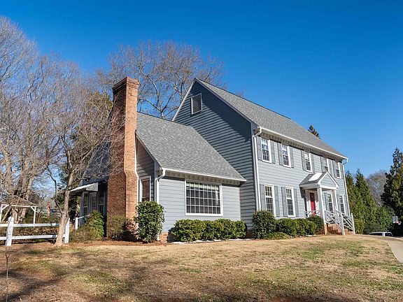 3rd image of 125 Williamsburg Dr