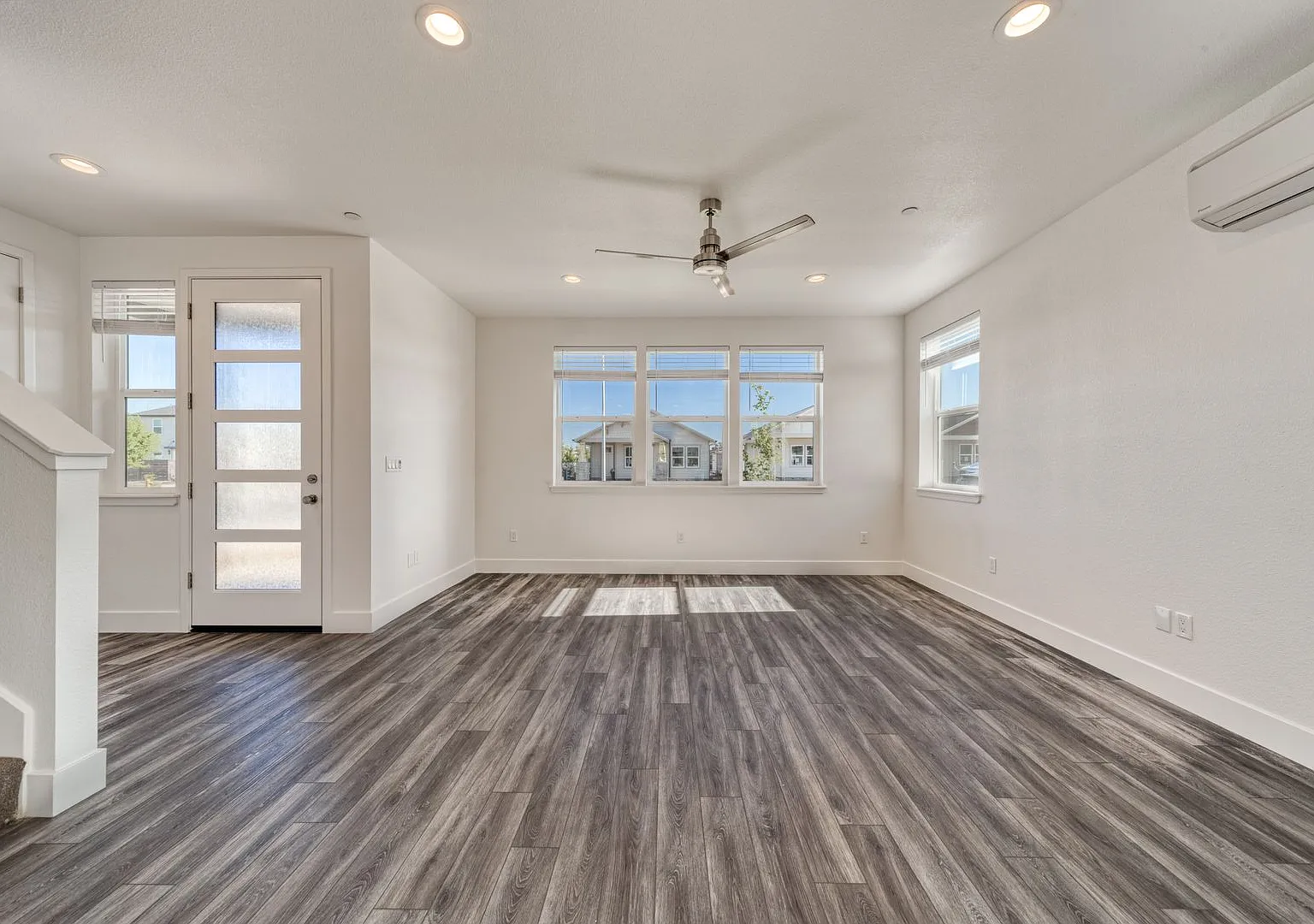 3 Bed / 2.5 Bath Home with 2 Car Garage + Yard Available Sept. 21st — Photo 4