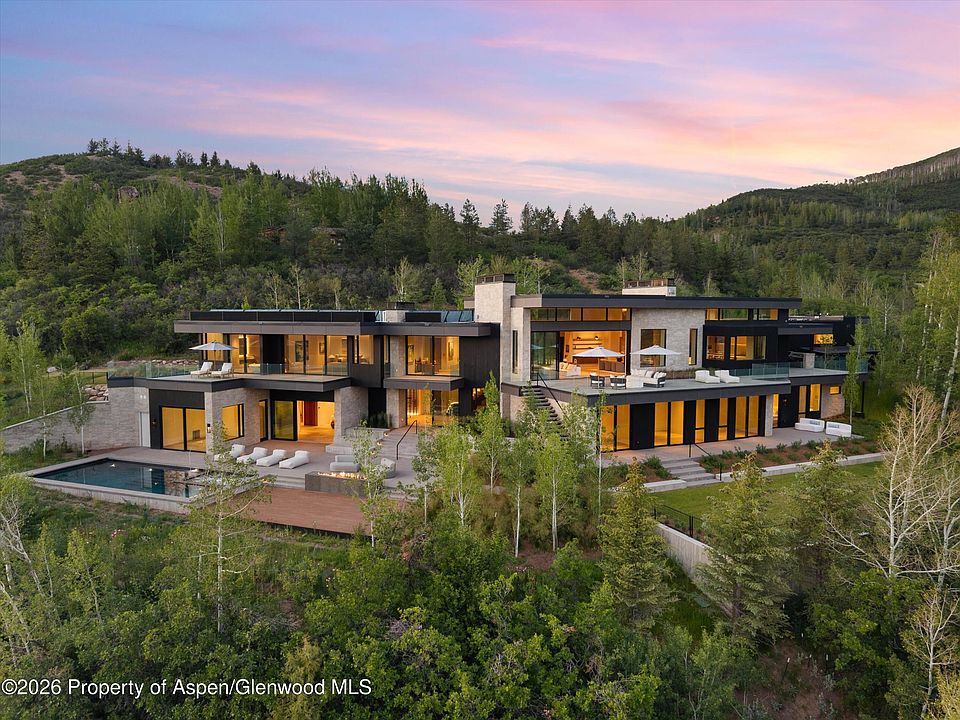 1st image of 401 Carroll Dr