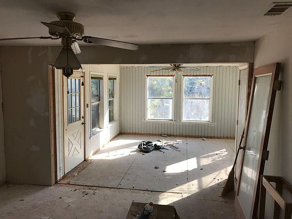 3rd image of 6500 Pickett Ln