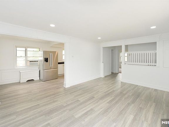 3rd image of 451 Heath Pl APT 8