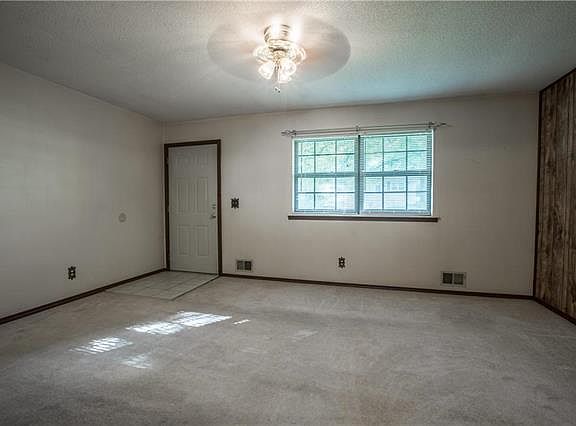 5th image of 181 Lee Dr