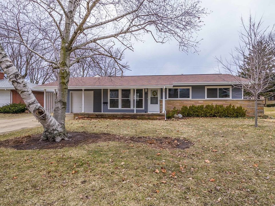 Charming Ranch Home in Great Location!