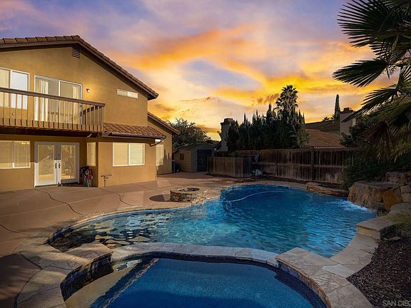 2nd image of 39959 Ravenwood Dr