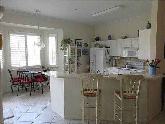 4th image of 3976 Bishopwood Ct E Unit 201