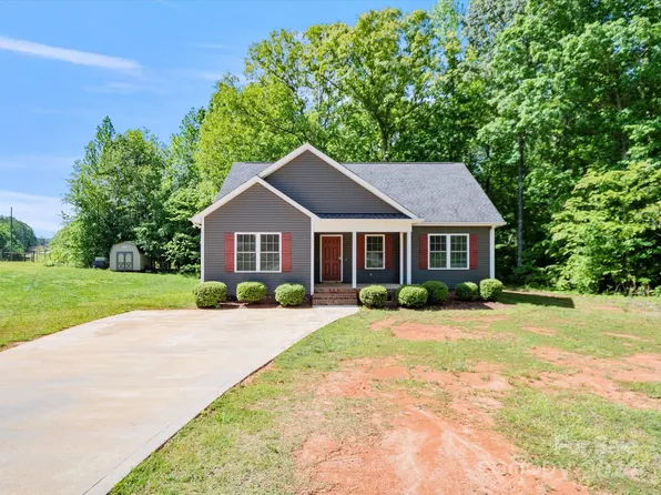 905 Loganberry Ln, York, SC 29745