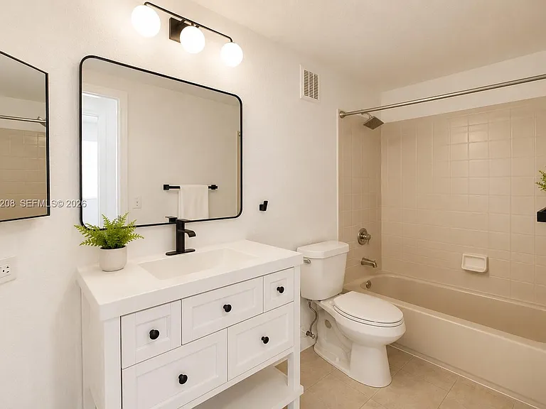 1002 Belmont Ln #1002 — Photo 13
