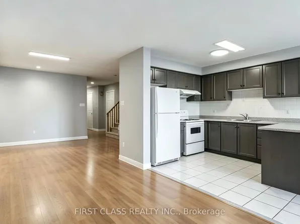77 Sunway Sq, Markham, ON L3P 7X5