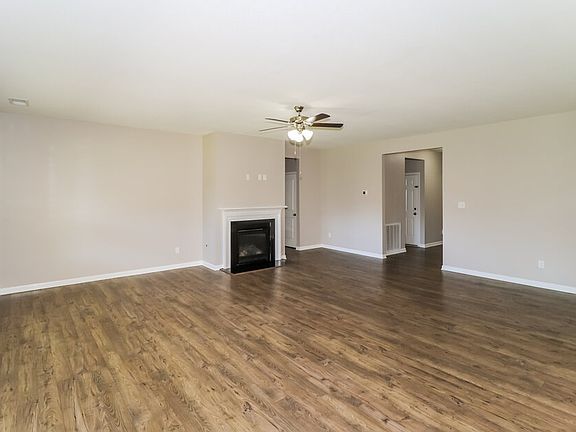 5th image of 267 Vivian Way