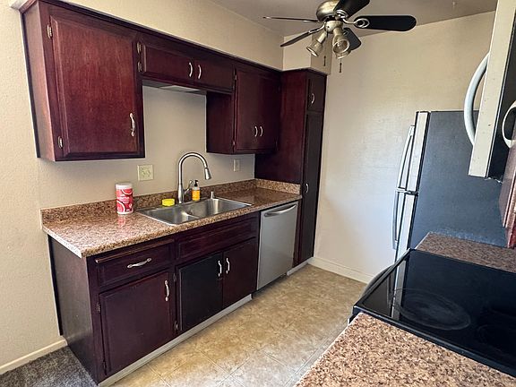 2nd image of 4746 W Point Loma Blvd #16