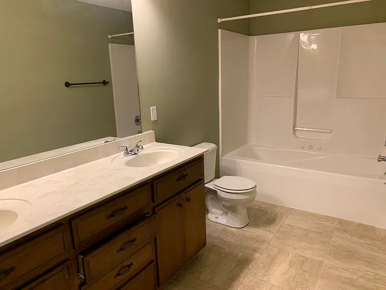 208 S Howard St — Photo 3