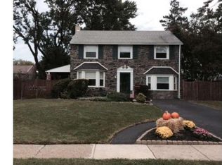 737 Hilltop Rd, Springfield, PA 19064