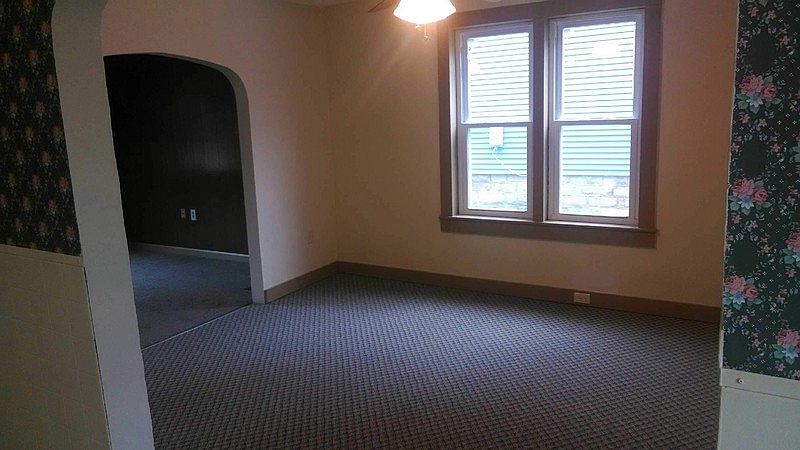 2nd image of 606 Dawson St
