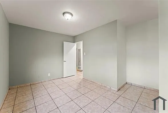 6297 N Orizaba Ave — Photo 11