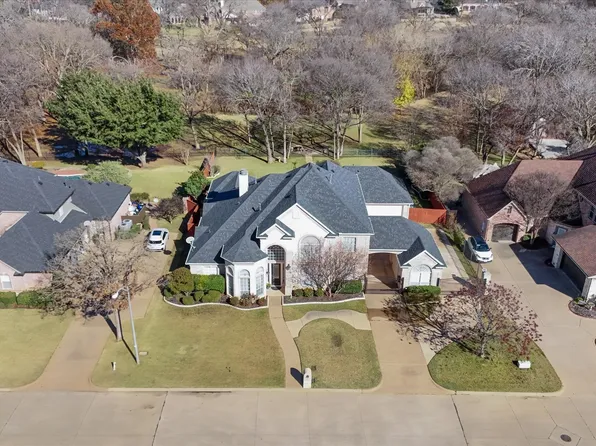 26 Forest Dr, Mansfield, TX 76063