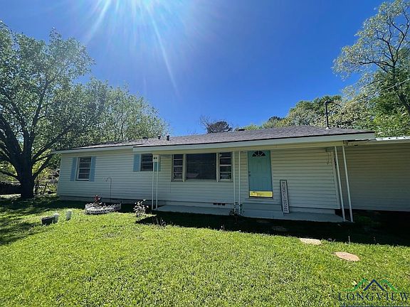 3rd image of 1015 Willow Springs Dr