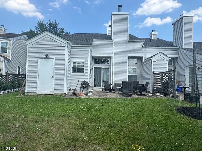 419 Cardinal Ln — Photo 16