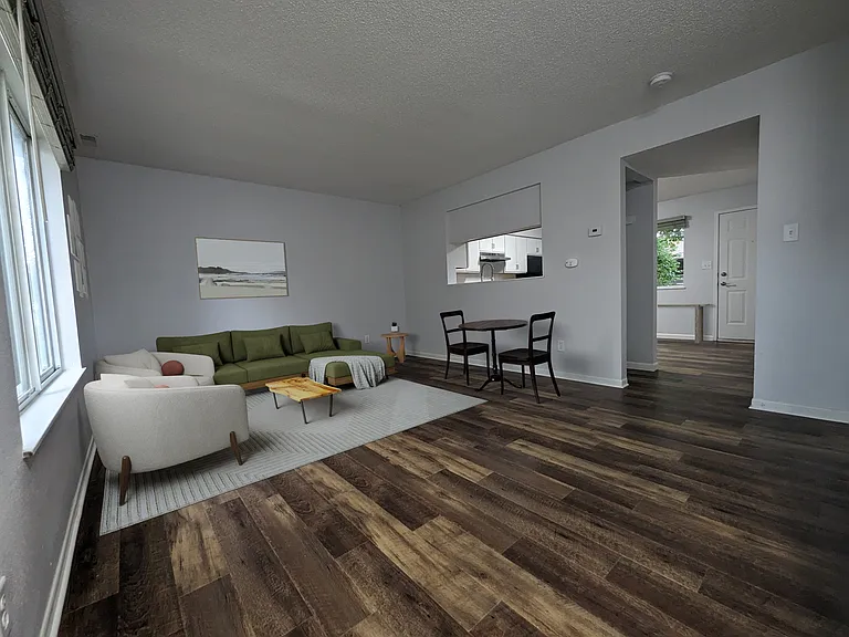 406 E 15th St #406F — Photo 25