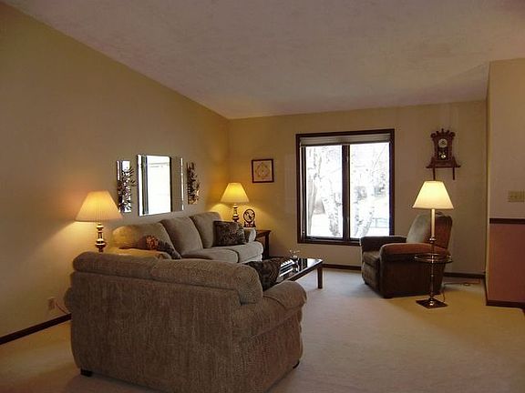 2nd image of 2220 Yorkshire Dr