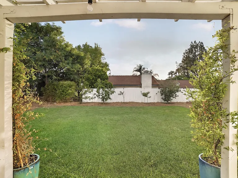 655 W Ontario Ave — Photo 66