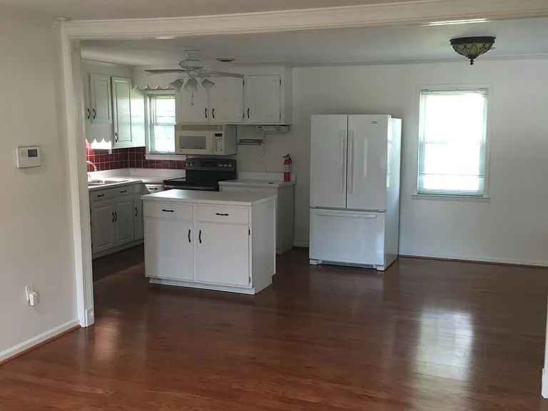 109 Lindsey Dr NW — Photo 10
