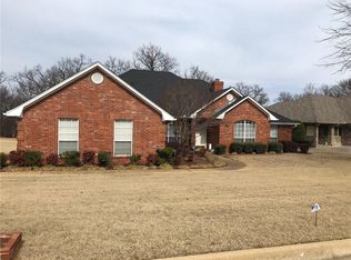 1805 Hillsboro Ln, Fort Smith, AR 72908