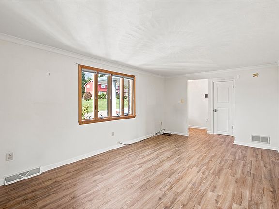 5th image of 408 Middlesex Rd