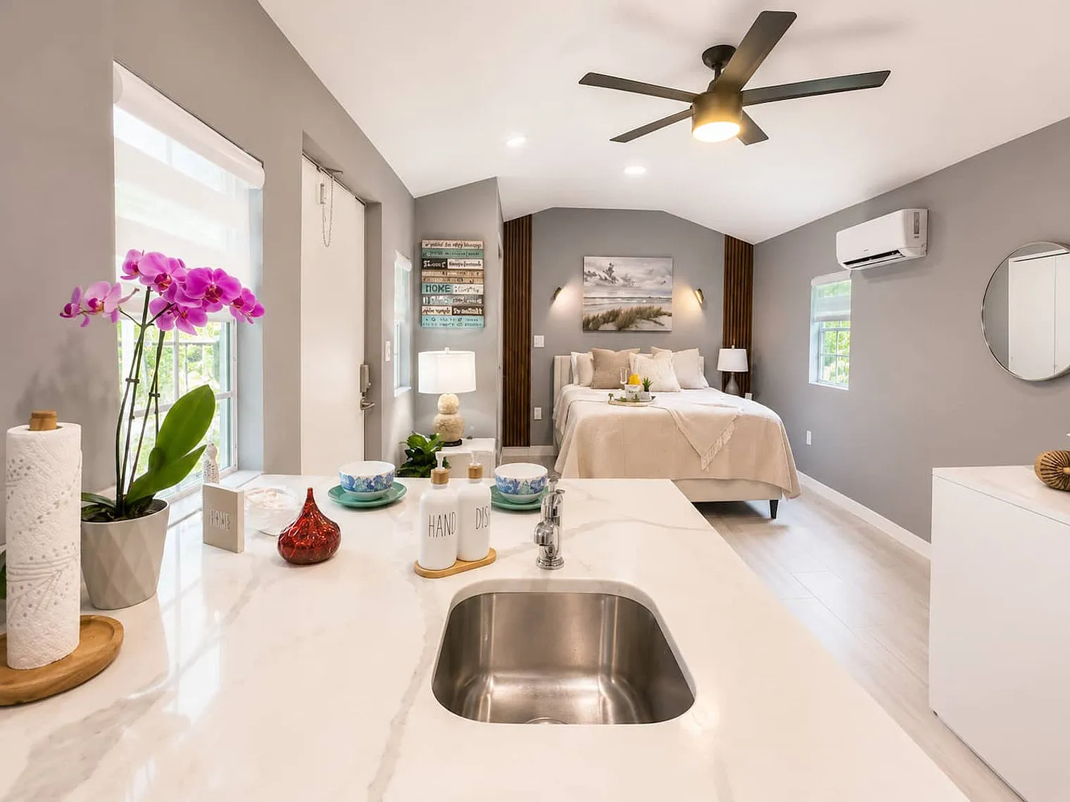 Studio, 1.0 bath, 290 sqft, $3,099 — Photo 3